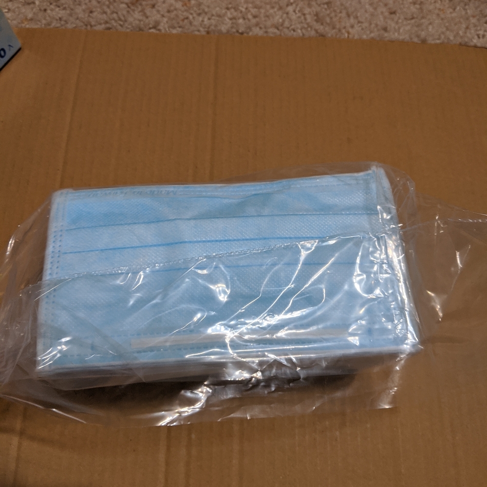 face mask - Picture 6 of 6